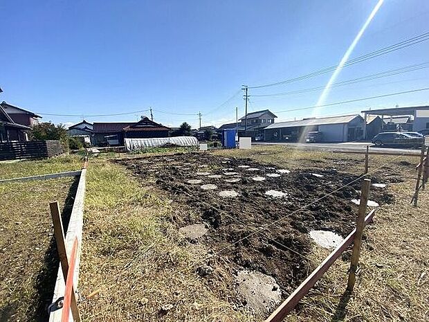 完成前の物件に限り、カラー選択やオプション工事 などのサービス特典が受けられる場合がございます。詳しくお知りになりたい方はお気軽にお問合せください。