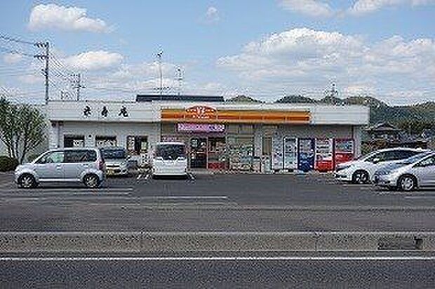 ヤマザキショップ米寿庵かわむら 260m