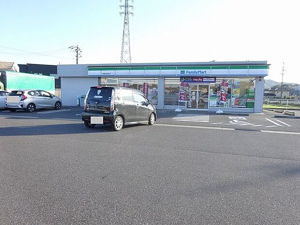 ファミリーマート美濃加茂西町店 車で2分 1000m