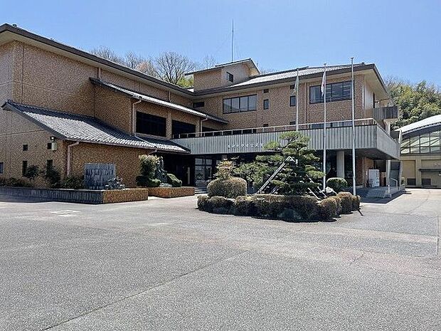 坂祝町中央公民館 車で3分 1150m