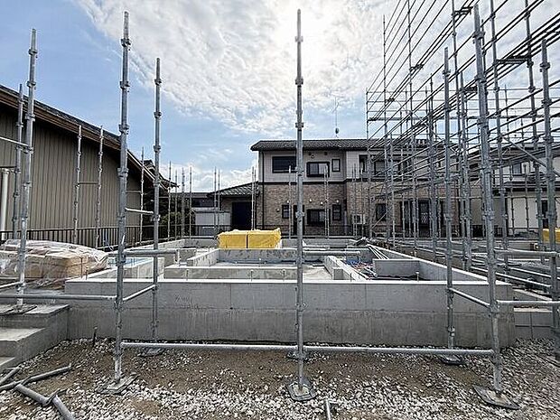 完成前の物件に限り、カラー選択やオプション工事 などのサービス特典が受けられる場合がございます。詳しくお知りになりたい方はお気軽にお問合せください。