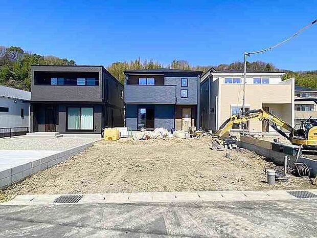 キッチンとリビングダイニングを隔てるものがなく開放感あふれる空間の中、ご家族とコミュニケーションを取りながら楽しくキッチンで家事をこなせます。