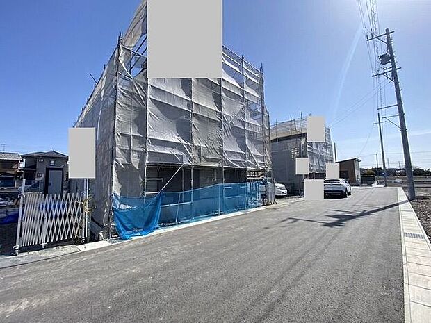 完成前の物件に限り、カラー選択やオプション工事 などのサービス特典が受けられる場合がございます。詳しくお知りになりたい方はお気軽にお問合せください。