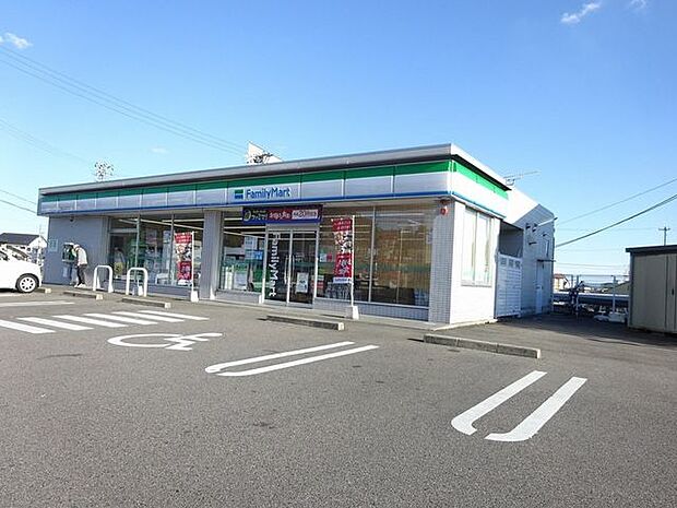 ファミリーマート美濃加茂前平店 220m