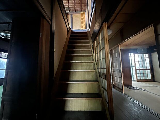 〜2階への階段〜