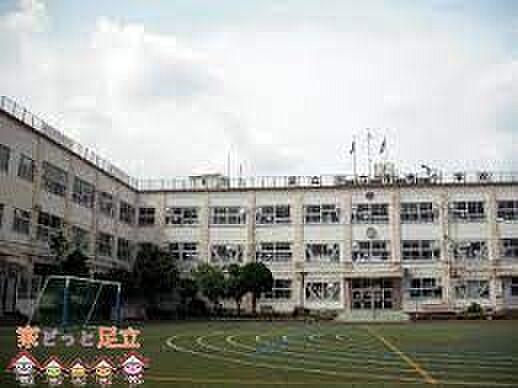 足立区立寺地小学校 徒歩17分。 1310m