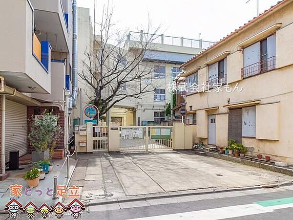 足立区立栗原小学校 徒歩10分。 770m