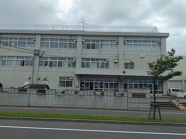 札苗北中学校 653m