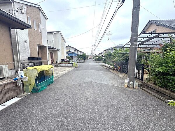 南西側 約5.9ｍ 公道