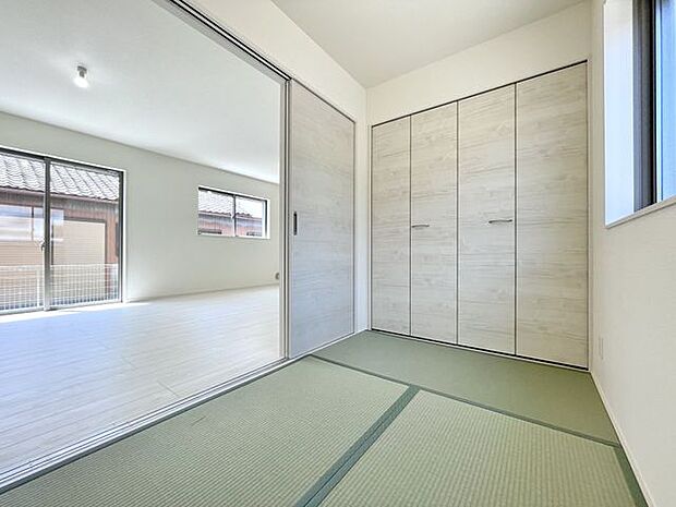 い草香る畳スペースは、使い方色々！客室やお布団で寝るときにぴったりの空間ですね。