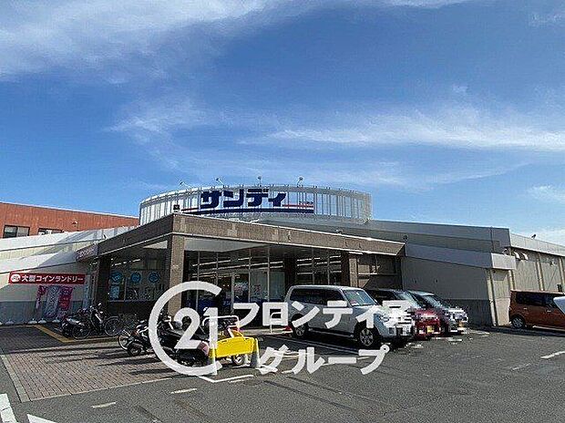 サンディ大和小泉店 徒歩10分。 760m