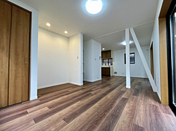 RS　八王子市北野町535-12 3LDKのリビング/ダイニング