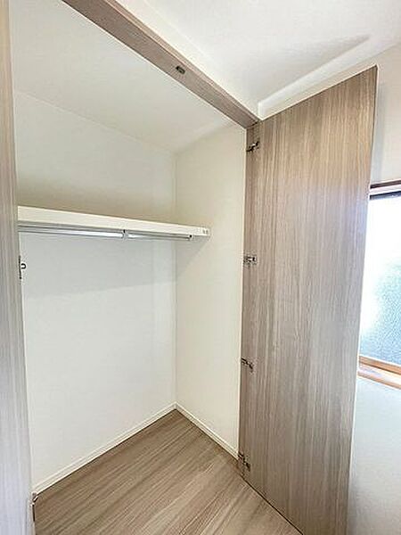 「収納」2階廊下内収納スペース