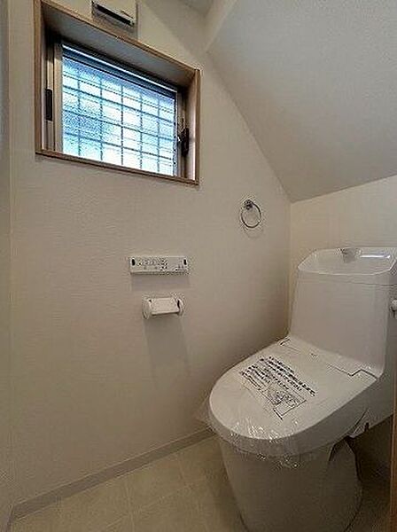 こちらのトイレも新調済みです
