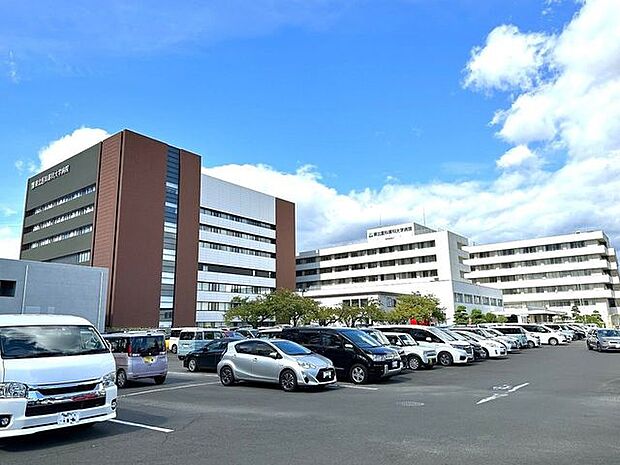 東北医科薬科大学病院 徒歩29分。 2300m