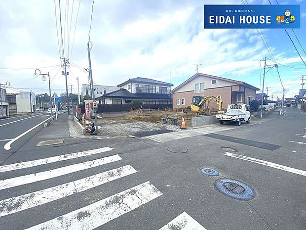 前面道路を含む現地現況外観写真