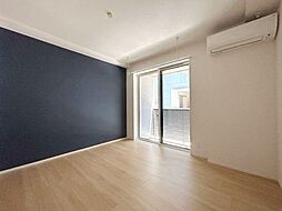 Pine Court 101 1階ワンルームのリビング/ダイニング