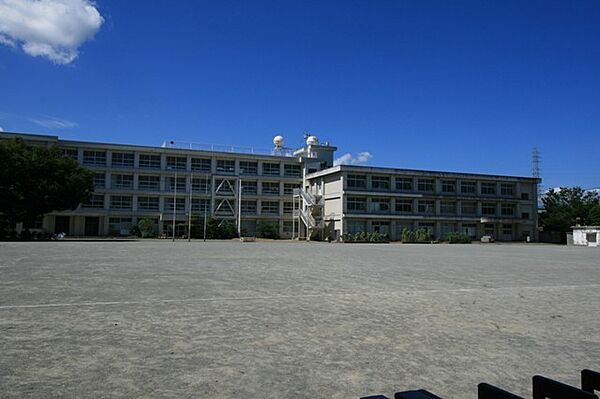 南足柄市立岩原小学校まで約3360m（徒歩42分）