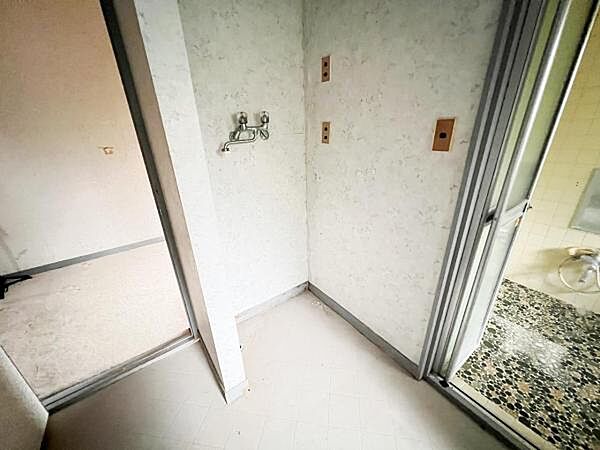 お天気を気にせずお洗濯ができ、室内干し可能です。
