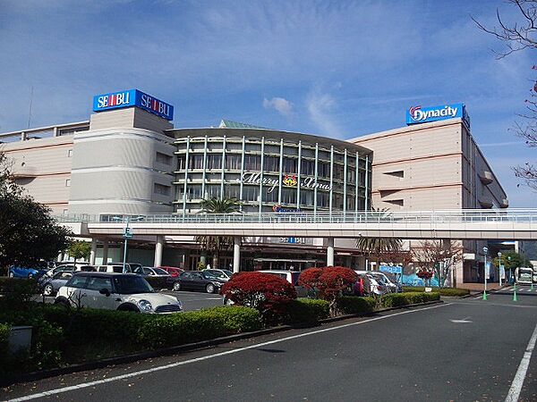 ハックドラッグダイナシティ店まで約1140m（徒歩15分）