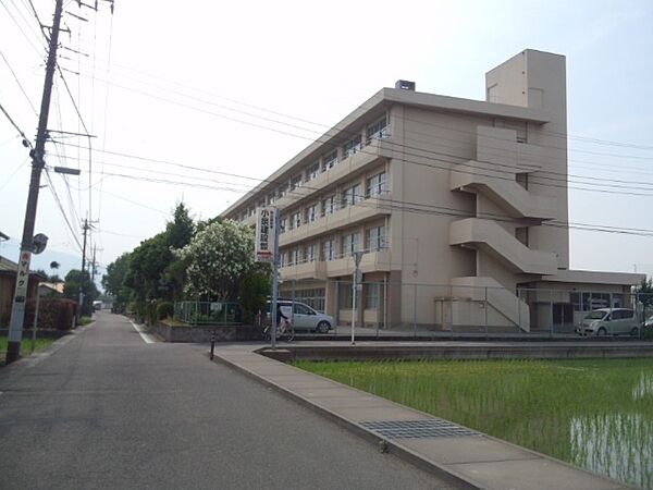 小田原市立千代中学校まで約1290m（徒歩17分）