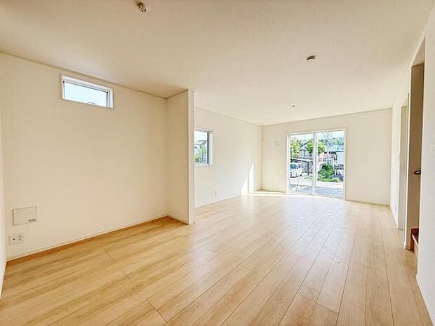 家族団らんの場所としてゆったりと居心地の良いリビングです。