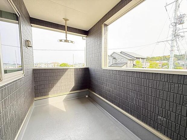 お洗濯ものを気持ち良く太陽の光で干せるのが嬉しいですね。