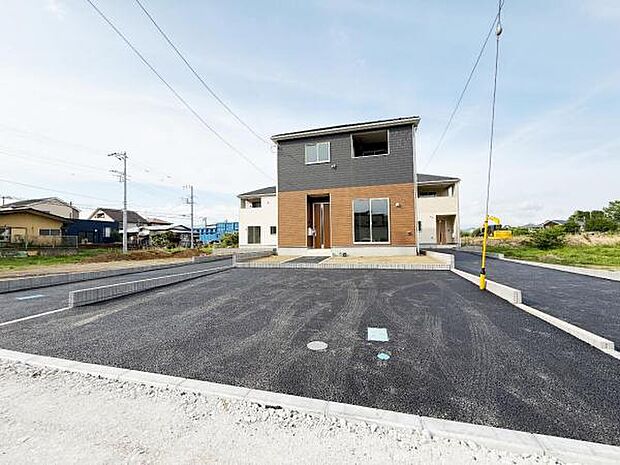 3台駐車可能なので、ご家族で複数台所有する際や来客時に役立ちます。