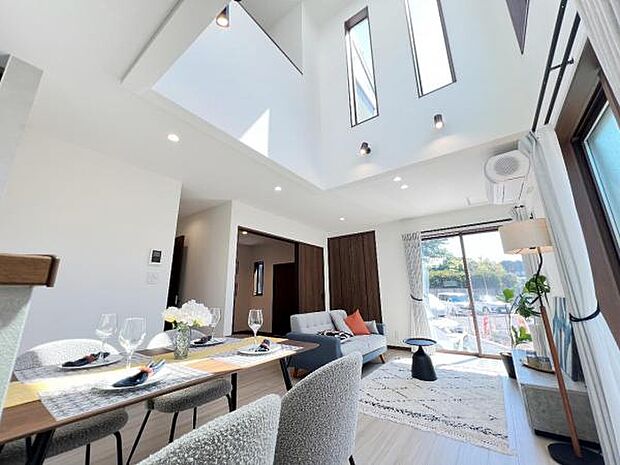 リビングダイニングになります。ご家族そろっての素敵な空間になりそうですね。