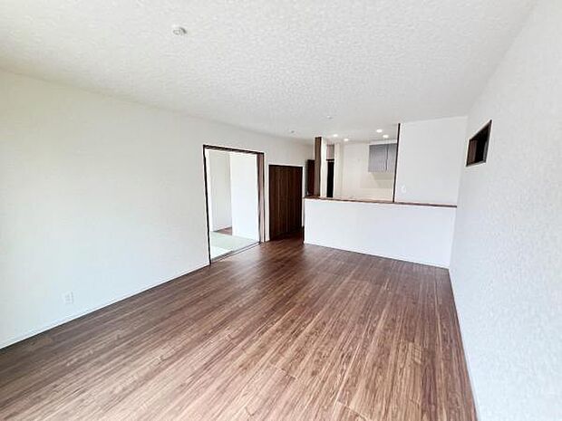 リビングダイニングになります。ご家族そろっての素敵な空間になりそうですね。