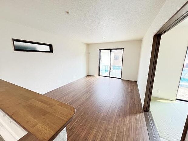 ご家族の温かい時間を演出するダイニングスペースです。