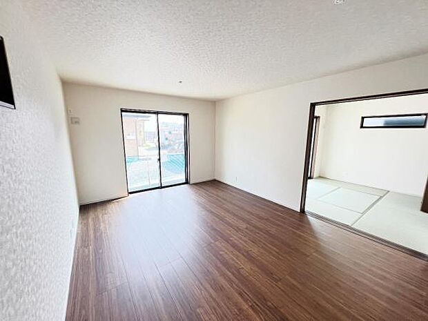 家族団らんの場所としてゆったりと居心地の良いリビングです。