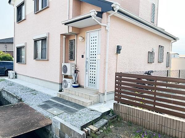 いつも気持ちよくご家族を迎えられる玄関です。