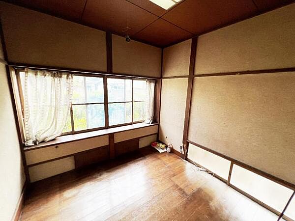 子供部屋にもちょうど良い大きさのお部屋です。