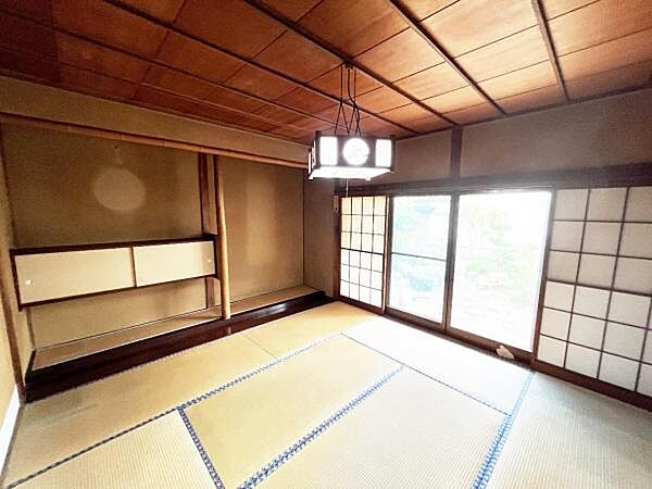 和室スペースです。畳のお部屋は寛げる空間ですね。