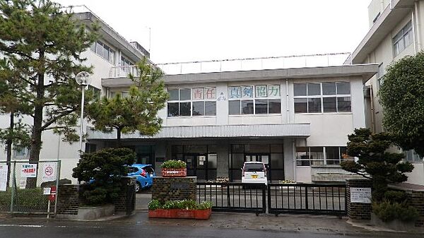 小田原市立泉中学校まで約1380m（徒歩18分）