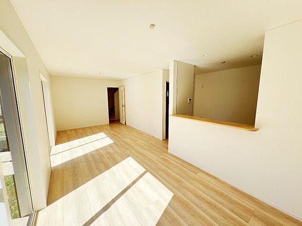 リビングダイニングになります。ご家族そろっての素敵な空間になりそうですね。