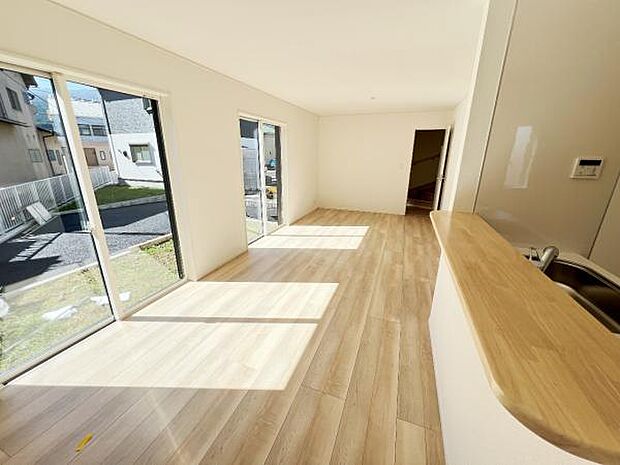 ご家族の温かい時間を演出するダイニングスペースです。