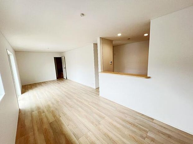 リビングダイニングになります。ご家族そろっての素敵な空間になりそうですね。