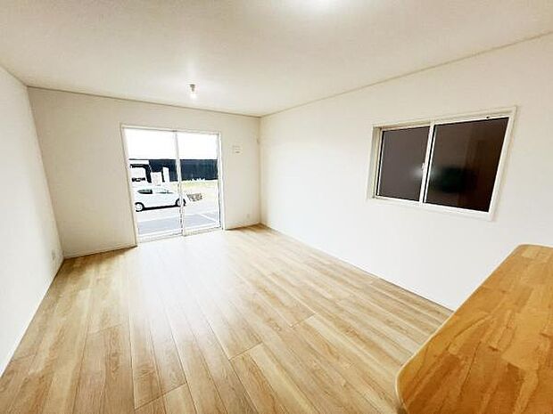 家族団らんの場所としてゆったりと居心地の良いリビングです。