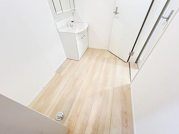 脱衣所は小さなお子様がいるご家庭にも重宝されます。