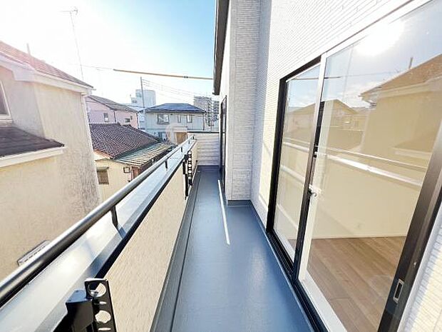 お洗濯ものを気持ち良く太陽の光で干せるのが嬉しいですね。