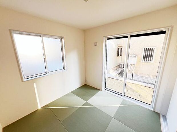 和室スペースです。畳のお部屋は寛げる空間ですね。