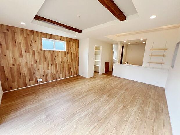 家族団らんの場所としてゆったりと居心地の良いリビングです。