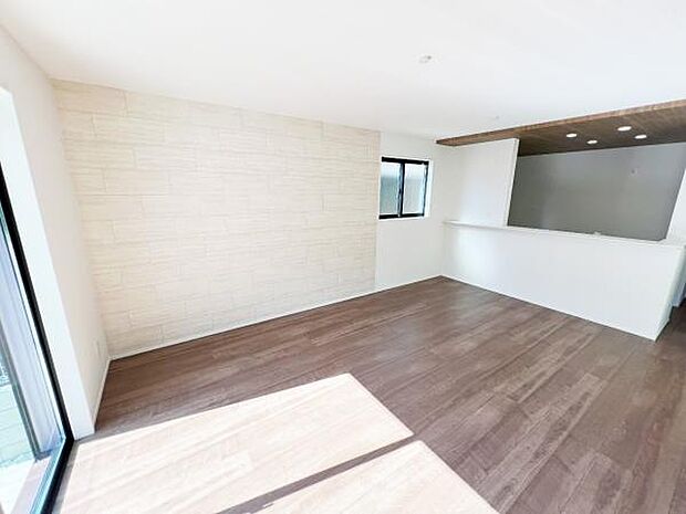 家族団らんの場所としてゆったりと居心地の良いリビングです。