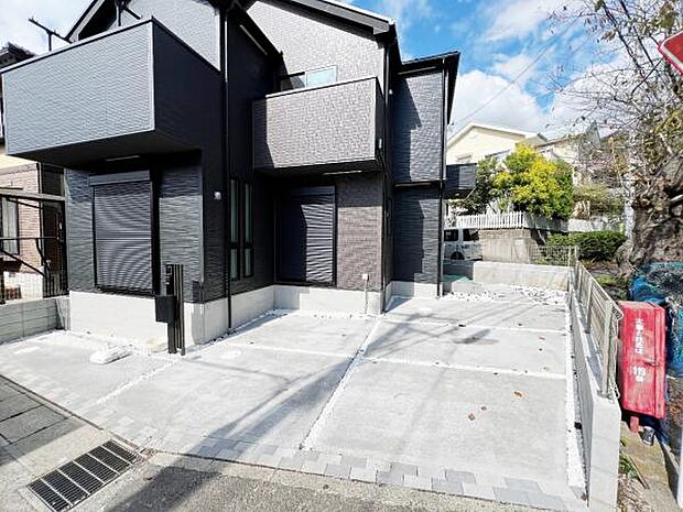 セカンドカーにも便利な駐車2台可能です。