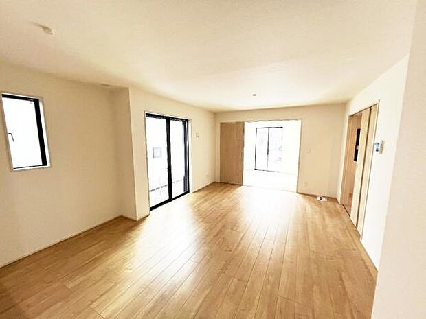 家族団らんの場所としてゆったりと居心地の良いリビングです。