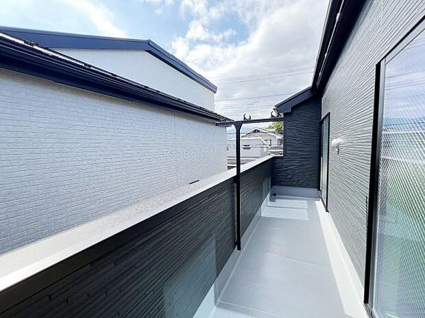 お洗濯ものを気持ち良く太陽の光で干せるのが嬉しいですね。