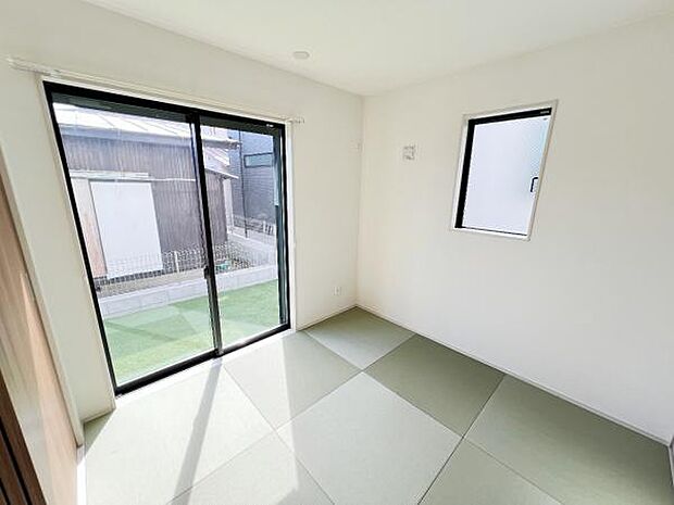 和室スペースです。畳のお部屋は寛げる空間ですね。