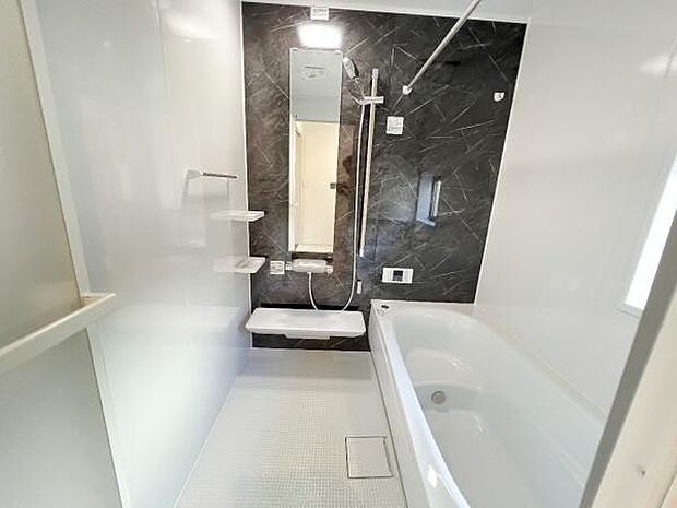 お風呂でほっとひといき。1日の疲れを癒しましょう。